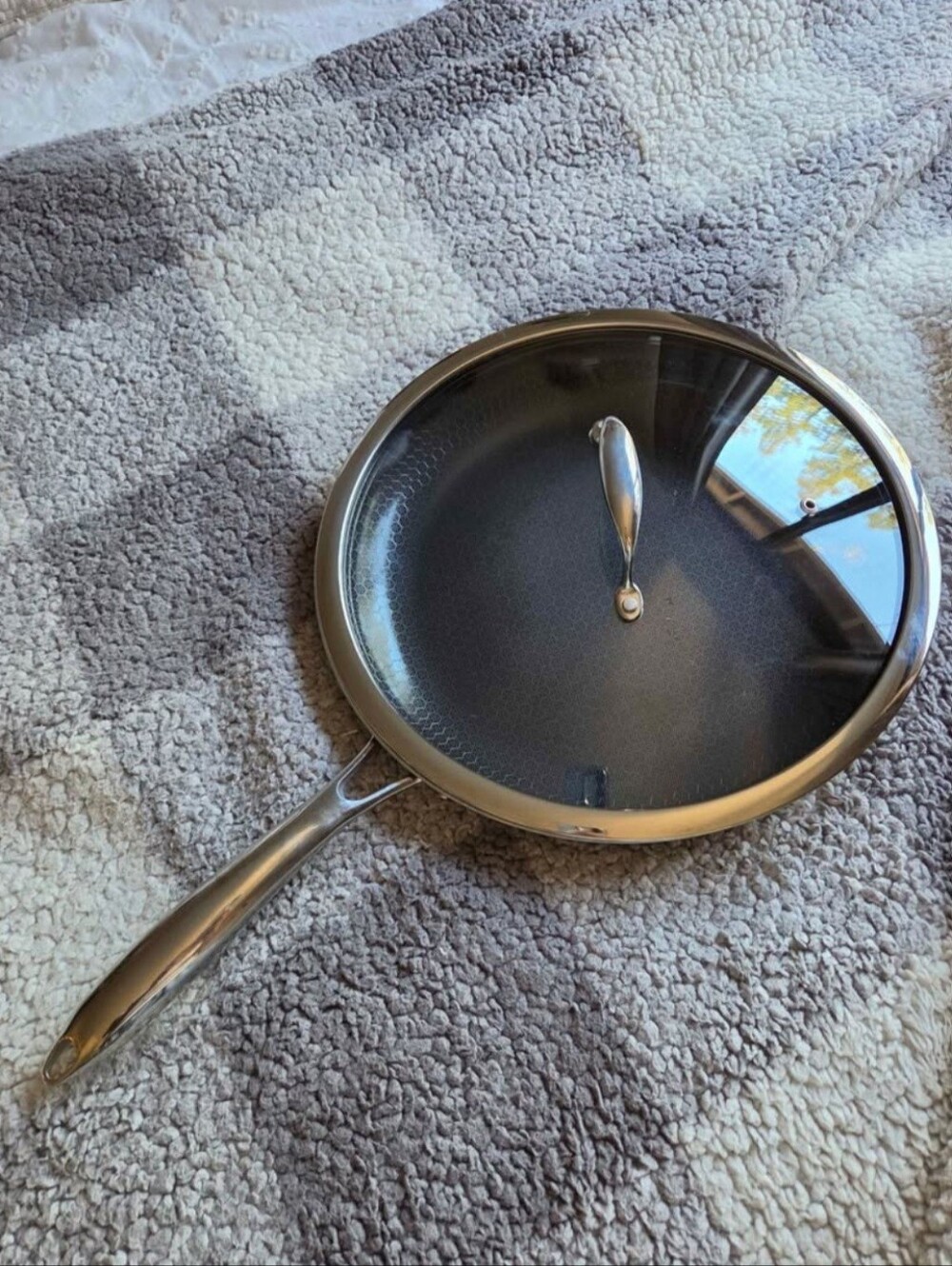 HexClad 12" Hybrid Fry Pan with Glass Lid – Excellent Condition